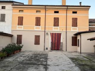 Villa a schiera in in vendita da privato a commessaggio via giuseppe garibaldi, 14