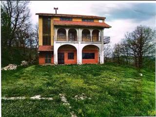 Casa indipendente in vendita a pietragalla via alessandro manzoni