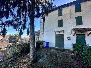 Casa indipendente in affitto a tizzano val parma località albazzano