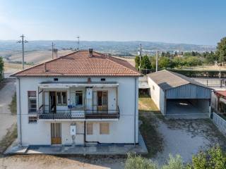 Casa indipendente in vendita a roseto degli abruzzi località bonaduce, 6