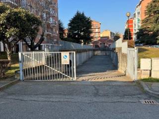 Garage in vendita a collegno via eugenio curiel, 2