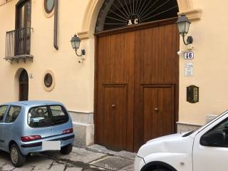 Negozio in vendita a palermo via dei carrettieri, 46