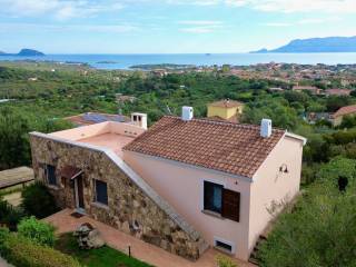 Villa in vendita a olbia via del giglio, 112