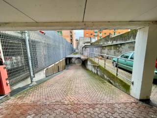 Garage in vendita a genova via cornigliano, 183