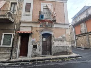 Casa indipendente in vendita a lentini via 4 novembre 25, 25