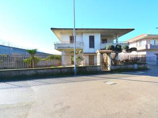 Villa in affitto a santa maria capua vetere via martiri cristiani, 37