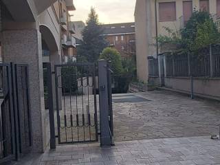 Garage in vendita a melegnano via vittorio veneto, 23