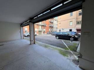 Garage in vendita a ferrara via bottoni, 26