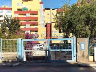 Garage in vendita a bari strada san girolamo, 53