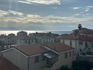 Appartamento in vendita a riva ligure via aurelia, 38