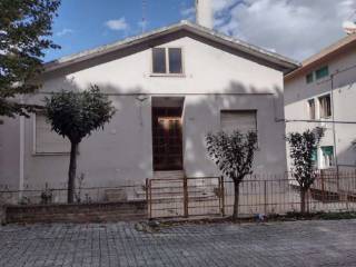 Villa all'asta a montegranaro via umbria, 63812 montegranaro fm, italia