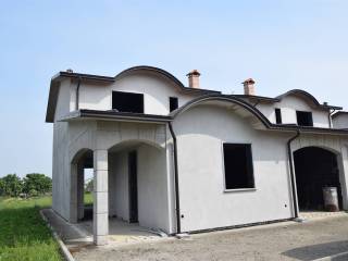 Villa a schiera in vendita a cadeo 