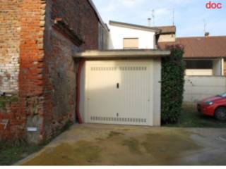 Garage in vendita a soncino via regina della scala