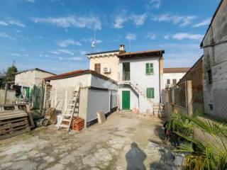 Casa indipendente in vendita a motta de' conti via fontana, 47