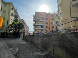 Magazzino in affitto a genova via giuseppe sapeto