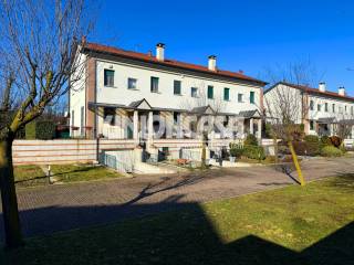 Villa a schiera in vendita a cadorago via giovanni pascoli