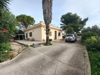 Villa in vendita a taranto via san donato traversa 1, 95