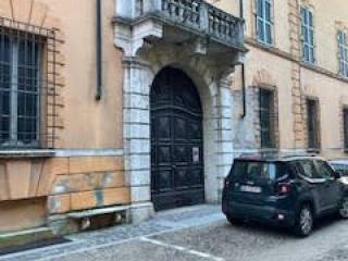 Intero stabile in vendita a mantova via fratelli bandiera, 30