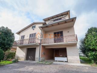 Casa indipendente in vendita a bastia umbra via giovanni minzoni