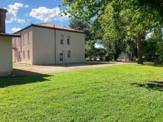 Casa indipendente in vendita a ferrara via pomposa