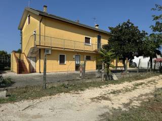 Villa bifamiliare in vendita a porto tolle via filippo corridoni nord