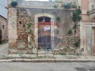 Casa indipendente in vendita a pachino via savonarola, 142