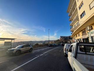 Negozio in affitto a napoli via caravaggio