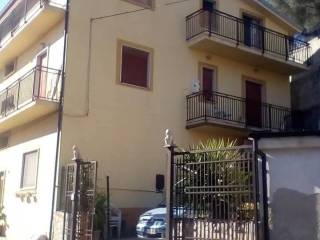 Villa bifamiliare in in vendita da privato a luzzi via ina casa, 56