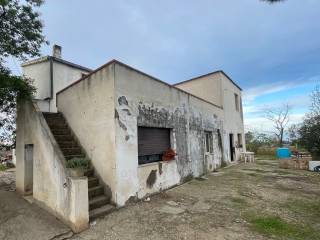 Casa indipendente in vendita a termoli via mincio, 189, 86039 termoli cb, italia