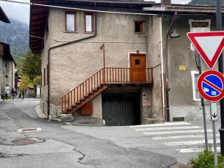 Posto auto in vendita a cesana torinese piazza f.g.sibille, 7