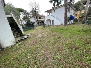 Villa bifamiliare in affitto a comacchio via dei frassini, 57