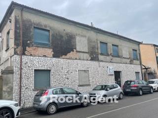 Casa indipendente in vendita a copparo via f. campanati