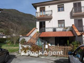 Villa a schiera in vendita a borgo a mozzano via matilde contessa, 7