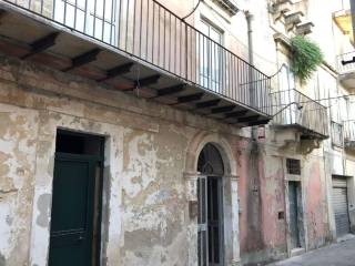 Casa indipendente in in vendita da privato a modica via sant'andrea, 80