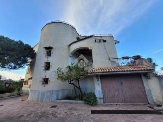 Villa in vendita a reggio di calabria via san cosimo, 71