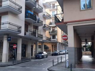 Garage in vendita a cava de' tirreni via vittorio veneto