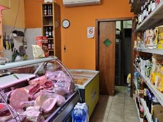 Negozio alimentare in vendita a carrara 