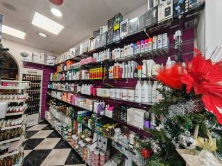 Profumeria e cosmetica in in vendita da privato a palermo via santa maria di gesù, 28