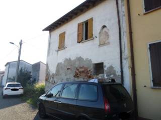 Casa indipendente all'asta a gazzuolo via pier giacomo ilario bonacolsi, 19