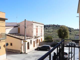 Casa indipendente in vendita a noto via cavarra