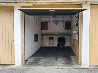 Garage in affitto a none via amerano , 32