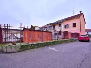 Villa a schiera in vendita ad alessandria via campo nebbia