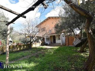 Appartamento in vendita a bolsena viale cristoforo colombo, 23