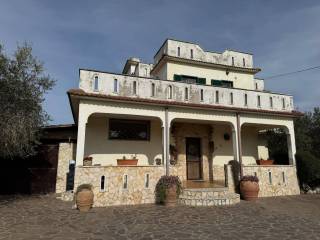 Villa in vendita ad aprilia 