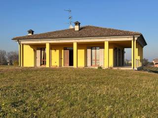 Villa in vendita a medesano 