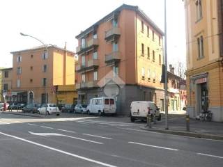 Negozio in affitto a bologna via ferrarese, 181