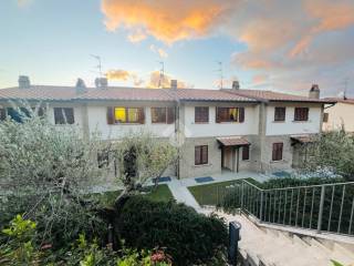 Casa indipendente in vendita ad assisi via san vitale, 1