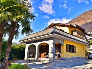 Villa bifamiliare in vendita a sondrio via stelvio