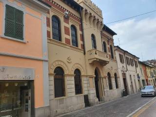 Intero stabile in vendita a casalpusterlengo via giuseppe garibaldi, 22