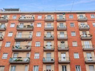 Garage in vendita a milano via giovanni antonio amadeo, 14